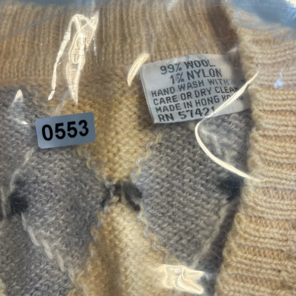 Vintage Argyle Wool Sweater Vest Mens Yellow Grey V-Neck Knit RN 57421 Hong Kong